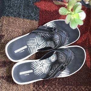⭐️ Sz8 Clark’s Collection Black Comfort Sandals